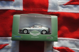 75AMDB9001 Aston Martin DB9 Coupe Skyfall Silver
